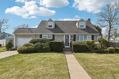 2002 Murray Place, Merrick, NY 11566 - Photo 1