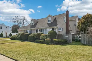 2002 Murray Pl, Merrick, NY 11566 - Photo 4