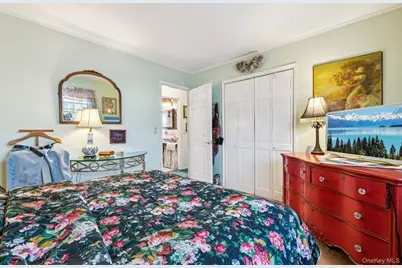 2002 Murray Place, Merrick, NY 11566 - Photo 16