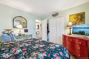 2002 Murray Pl, Merrick, NY 11566 - Photo 16