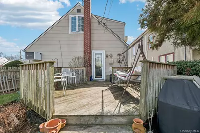 2002 Murray Place, Merrick, NY 11566 - Photo 28