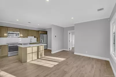 156 W Broadway #3, Port Jefferson, NY 11777 - Photo 10