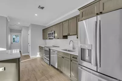 156 W Broadway #3, Port Jefferson, NY 11777 - Photo 6