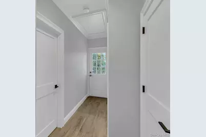 156 W Broadway #3, Port Jefferson, NY 11777 - Photo 4