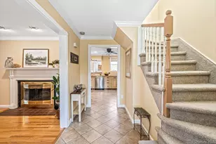 256 Garfield Ave, Mineola, NY 11501 - Photo 2