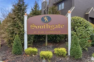 54 Southgate Cir, Massapequa Park, NY 11762 - Photo 2