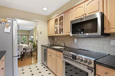 54 Southgate Circle, Massapequa Park, NY 11762 - Photo 16