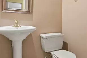 54 Southgate Cir, Massapequa Park, NY 11762 - Photo 14