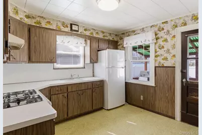 126 Grant Street, Centerport, NY 11721 - Photo 12