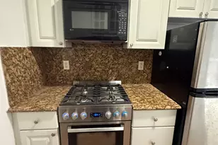 3 Birchwood Ct, Mineola, NY 11501 - Photo 8