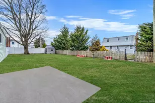 43 E June St, Lindenhurst, NY 11757 - Photo 10