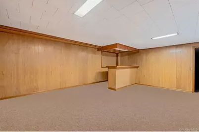 43 E June Street, Lindenhurst, NY 11757 - Photo 34