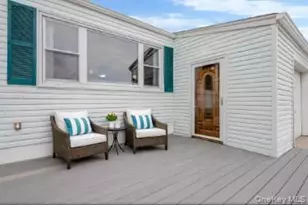 43 E June St, Lindenhurst, NY 11757 - Photo 4