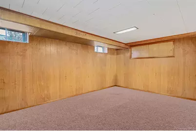 43 E June Street, Lindenhurst, NY 11757 - Photo 36