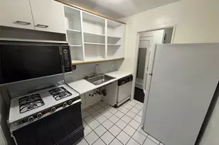 140-18 Burden Crescent, Jamaica, NY 11435 - Photo 10