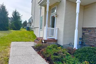 4806 Ridgecrest Dr, Wappingers Falls, NY 12590 - Photo 2