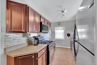 10 Renfrewshire Drive, Middletown, NY 10941 - Photo 18