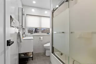 15-31 144th St, Whitestone, NY 11357 - Photo 14