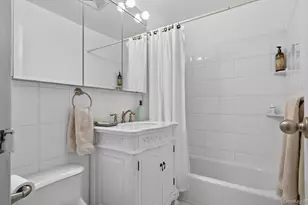 1 Toms Point Ln, Port Washington, NY 11050 - Photo 20