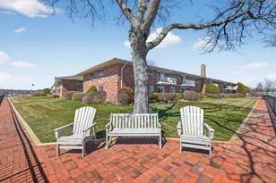 1 Toms Point Ln, Port Washington, NY 11050 - Photo 28