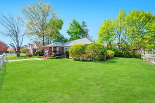 245 Lawson St, Hempstead, NY 11550 - Photo 6