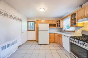 245 Lawson St, Hempstead, NY 11550 - Photo 18