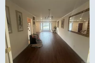 12 Parkdale Drive, Farmingdale, NY 11735 - Photo 8