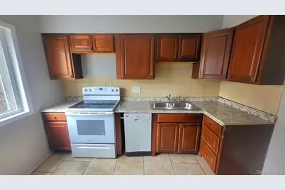 174 South Avenue #Apt 2, Poughkeepsie, NY 12601 - Photo 2