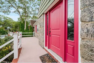 57 Carol Street, Lynbrook, NY 11563 - Photo 2