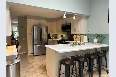 5 Slade Place, Bay Shore, NY 11706 - Photo 4