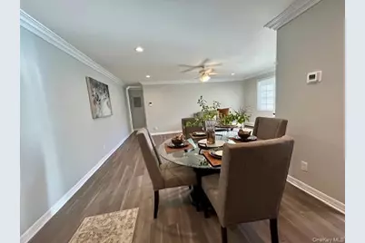 11 South Saxon Avenue #3E, Bay Shore, NY 11706 - Photo 6