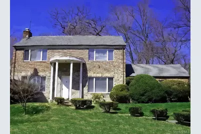 1 The Beachway, Manhasset, NY 11030 - Photo 1