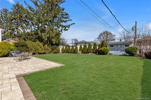 8 E Gate, Plainview, NY 11803 - Photo 14