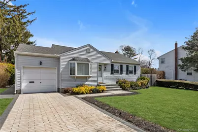 8 E Gate, Plainview, NY 11803 - Photo 16