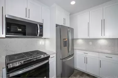 5-1A Dark Hollow Road #5-1A, Port Jefferson, NY 11777 - Photo 4