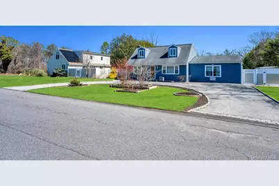 1659 Lincoln Avenue, Bohemia, NY 11716 - Photo 4