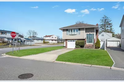 178 5th Avenue, West Babylon, NY 11704 - Photo 2