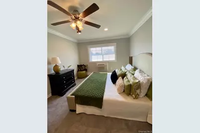 325 Brook Avenue #325-1B, Bay Shore, NY 11706 - Photo 8