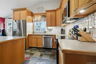 136 Park Ave, Deer Park, NY 11729 - Photo 14