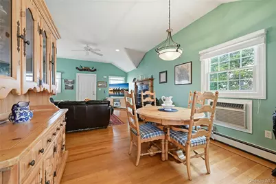 136 Park Avenue, Deer Park, NY 11729 - Photo 10