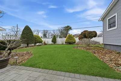 136 Park Avenue, Deer Park, NY 11729 - Photo 32