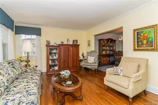 35 Roydon Dr N, Merrick, NY 11566 - Photo 10