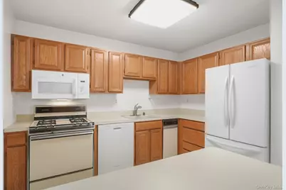 422 Somerset Drive #B, Pearl River, NY 10965 - Photo 6