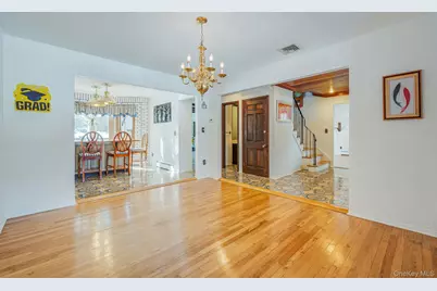 3 New Jersey Court, Dix Hills, NY 11746 - Photo 12