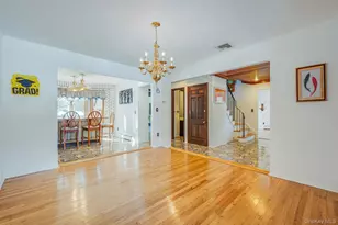 3 New Jersey Ct, Dix Hills, NY 11746 - Photo 12