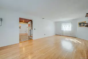 3 New Jersey Ct, Dix Hills, NY 11746 - Photo 8