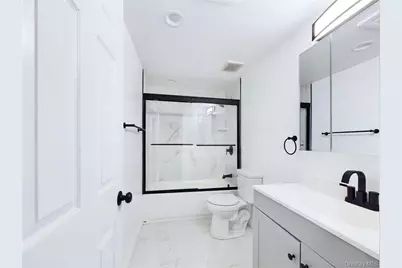 115 Clinton Avenue, Patchogue, NY 11772 - Photo 16