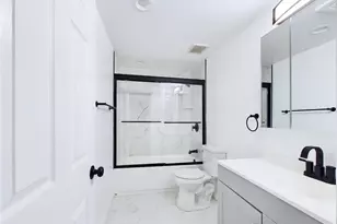 115 Clinton Ave, Patchogue, NY 11772 - Photo 16