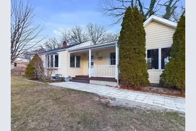 115 Clinton Avenue, Patchogue, NY 11772 - Photo 2