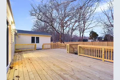 115 Clinton Avenue, Patchogue, NY 11772 - Photo 32